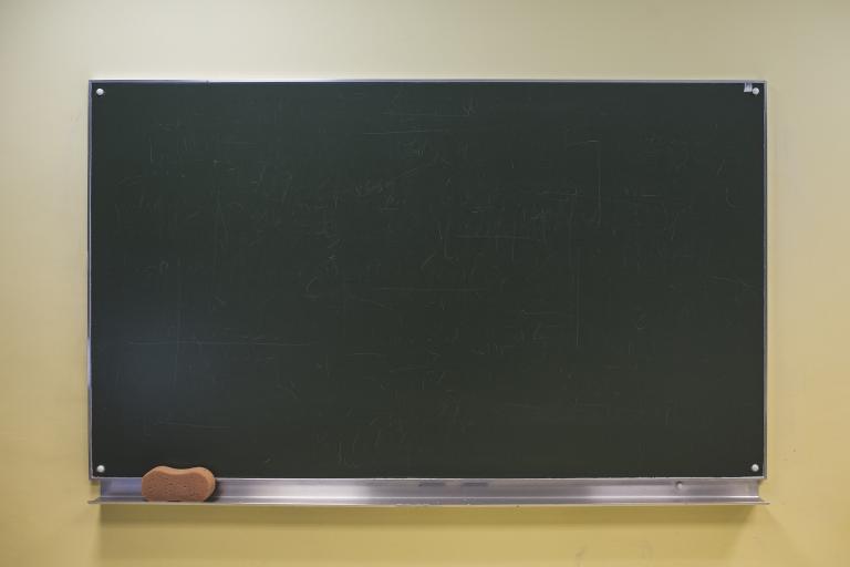 blackboard-2618793_1920.jpg